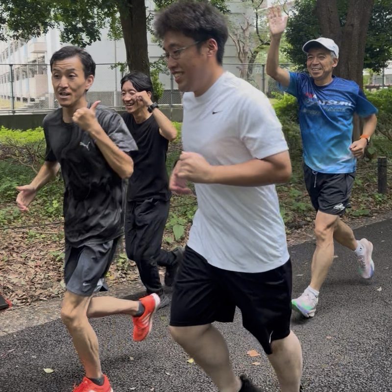 ナイスケアランニングクラブで走るメンバー